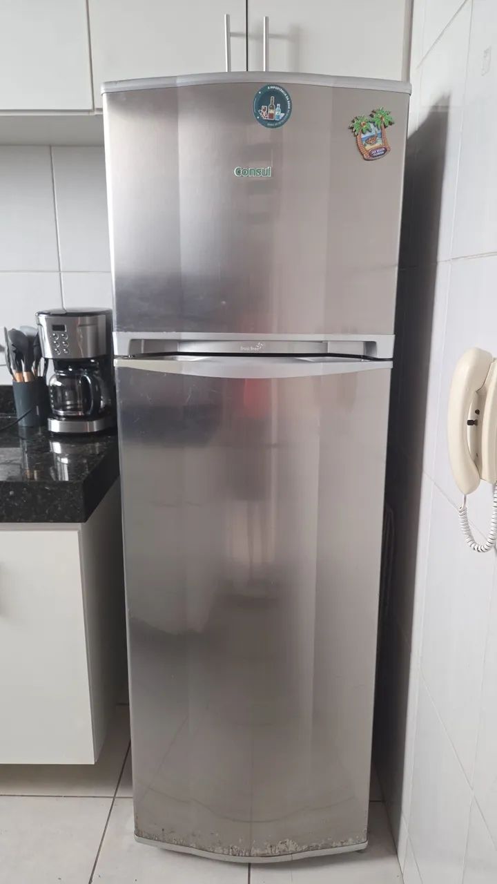 Geladeira Inox com defeito 
