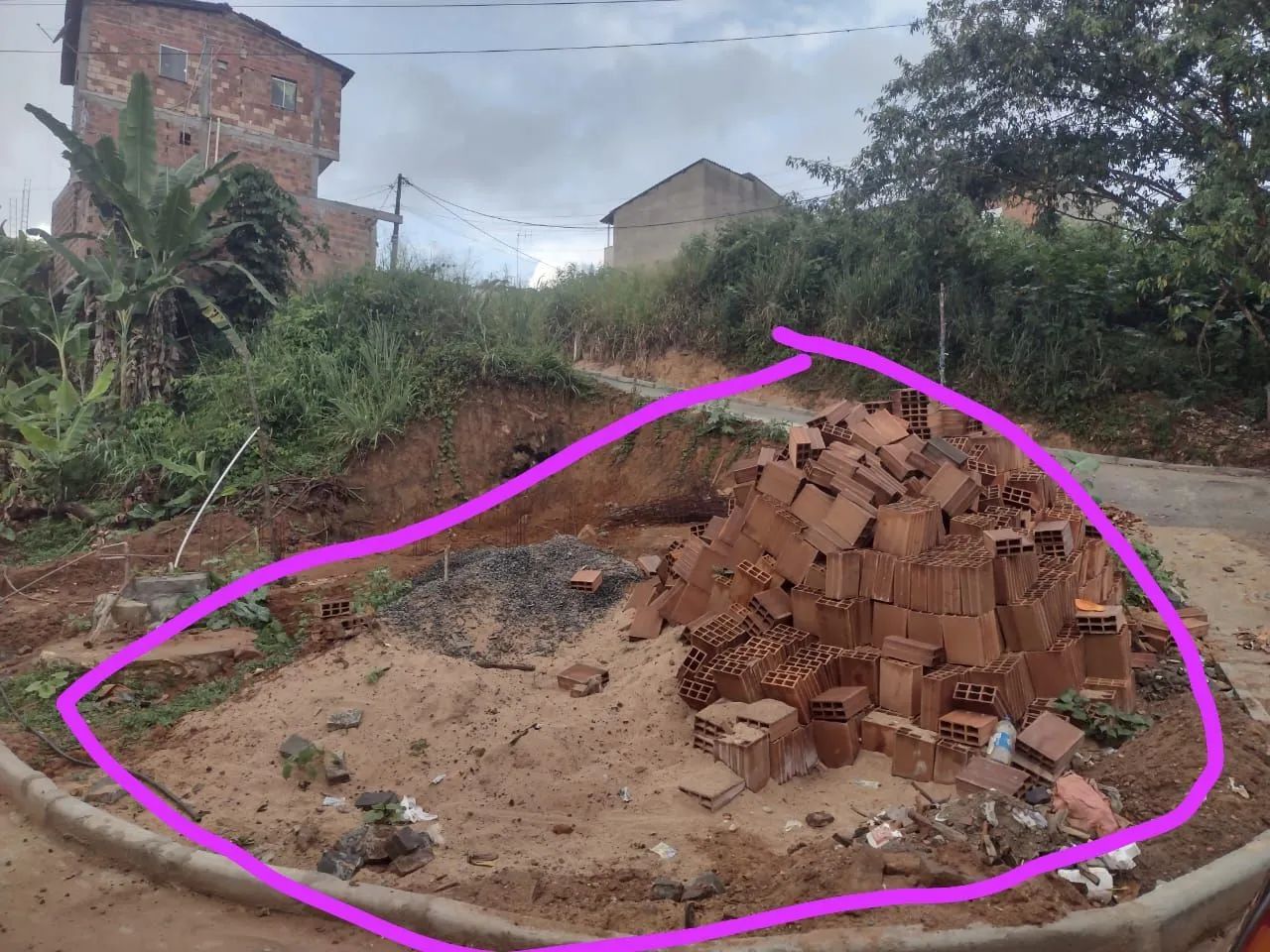 Praticamente no centro 