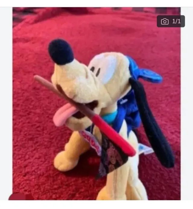 Pluto Disneyland resort original 2004