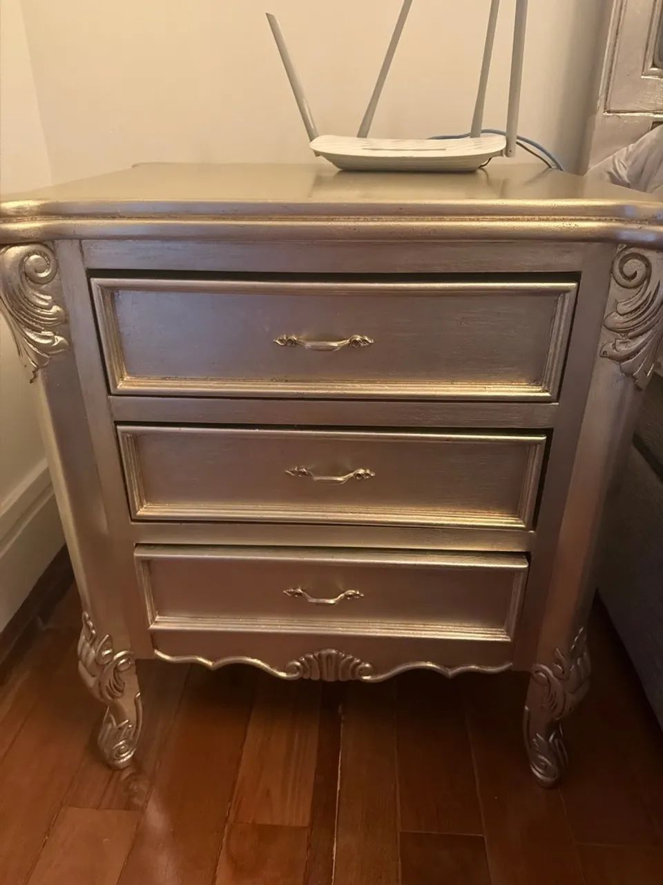 Mesa lateral cama