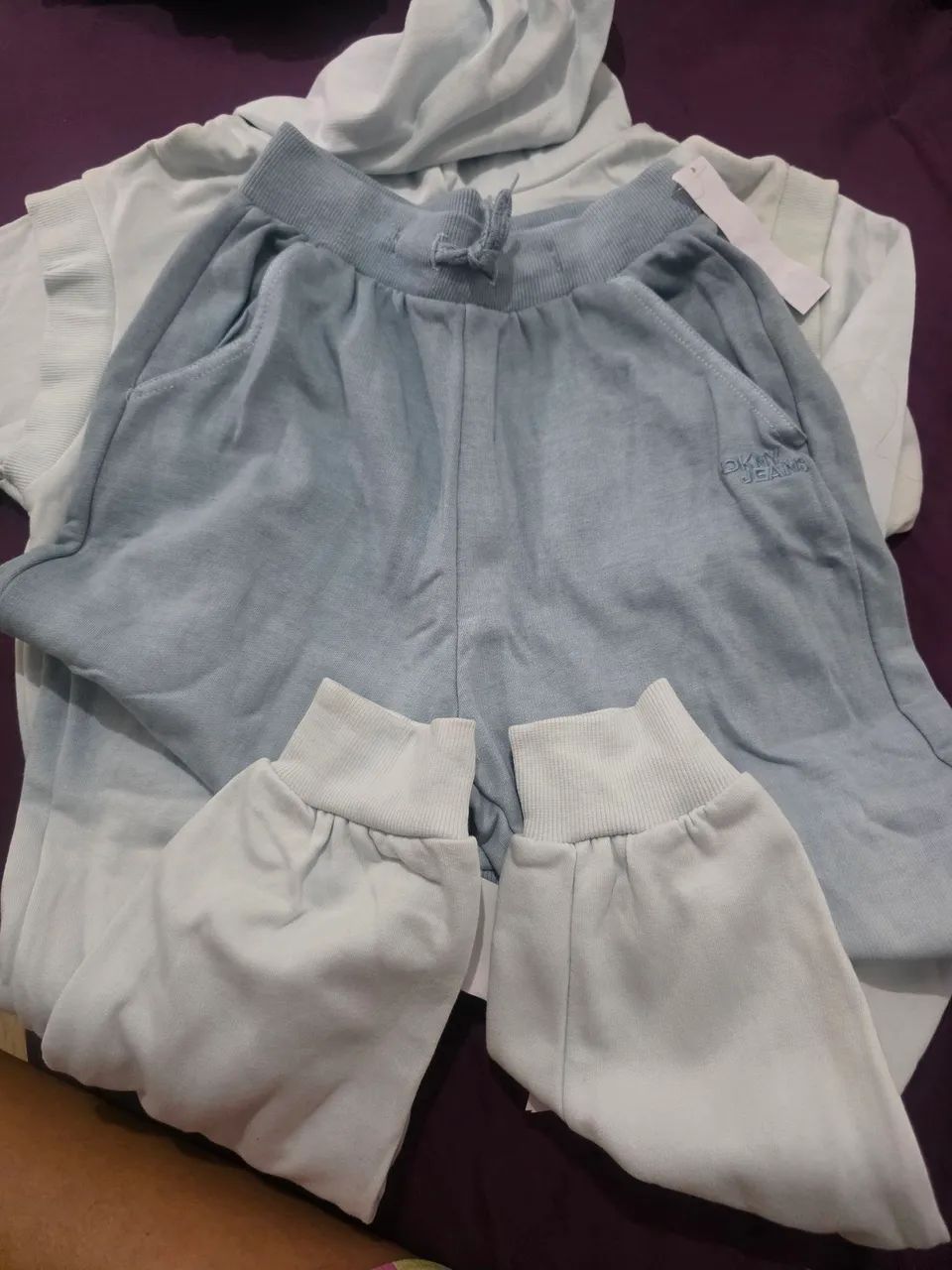 Conjunto Moleton DKNY original bordado - Foto 2