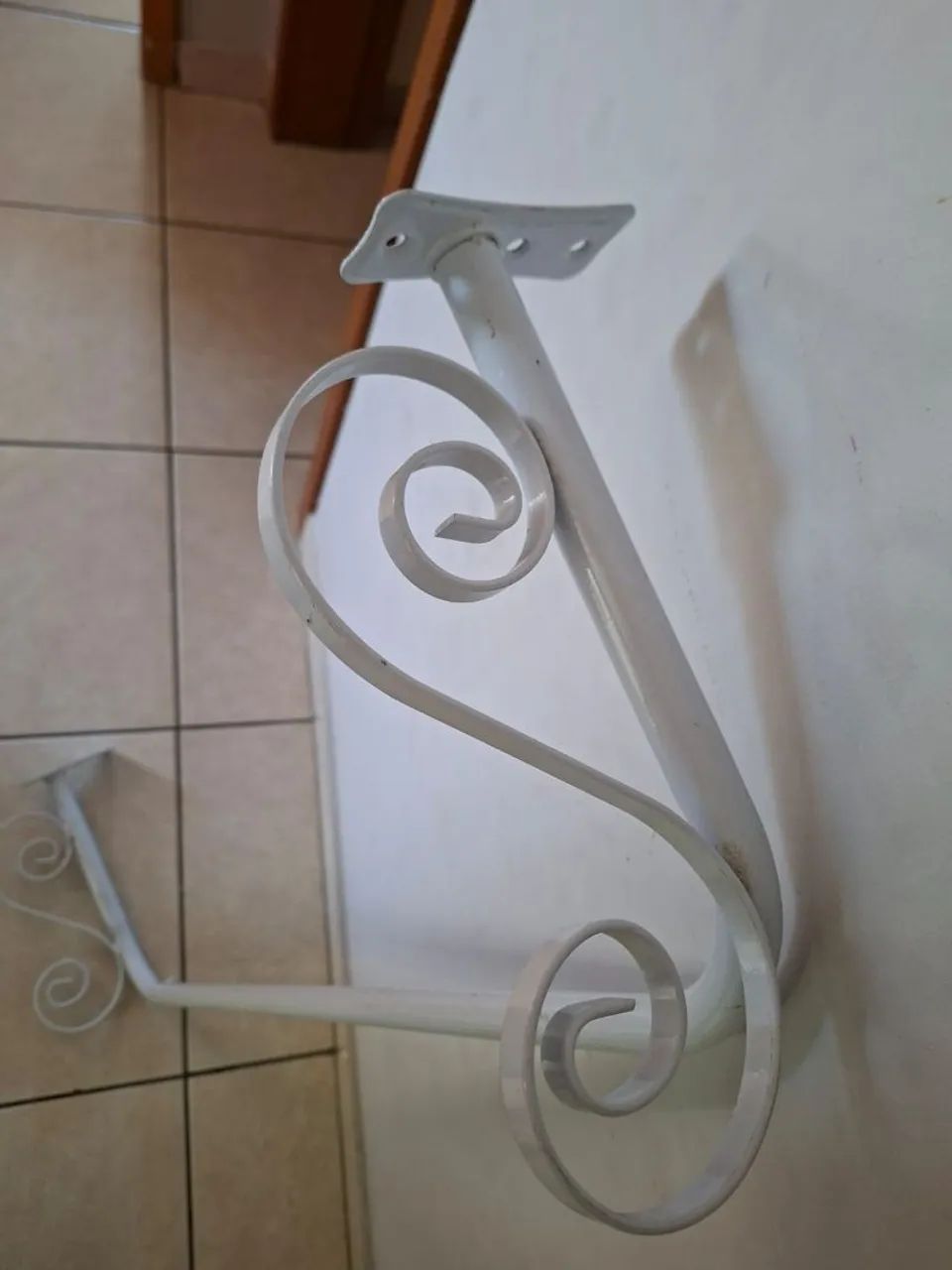 Suporte para pendurar roupas. - Foto 2