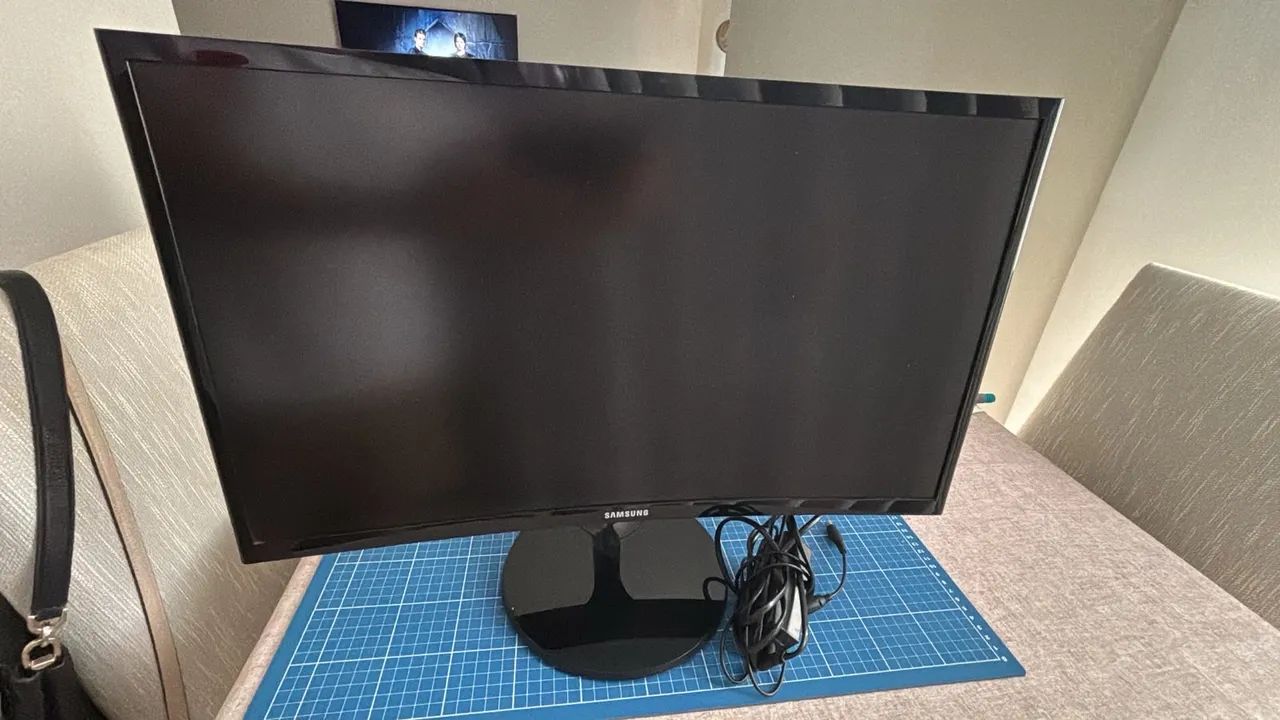 Minutor Samsung Curvo 24 