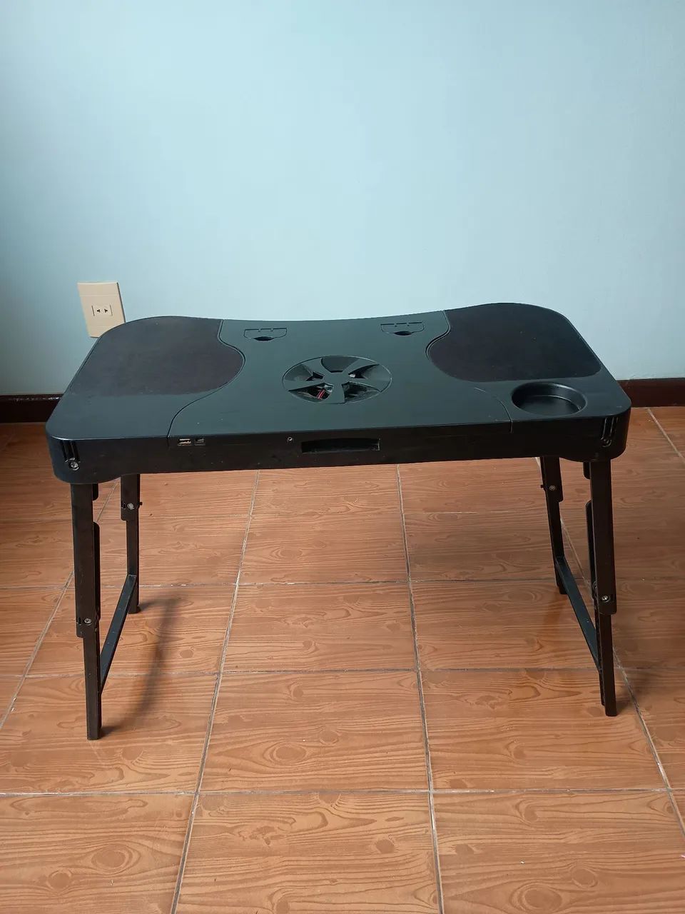 Mesa retrátil para notebook com ventoinha - Foto 3