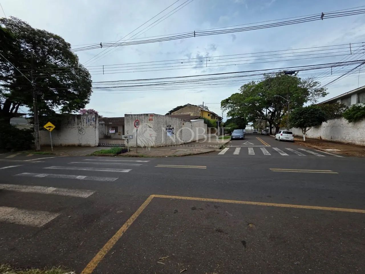 Casa em rua comercial - Rua Mitsuzo Taguchi - Foto 4