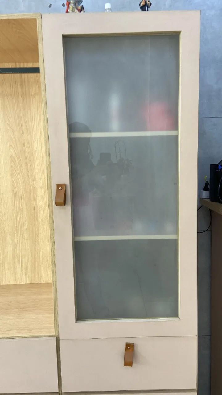  Armário com Vidro Jateado com 3 gavetas - Foto 2