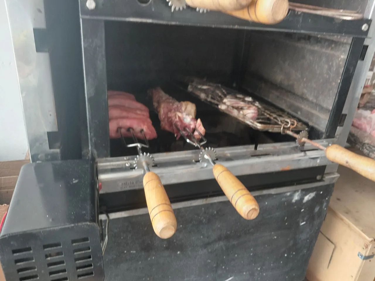 Gril giratório 4 espetos e grelha biv - Foto 4