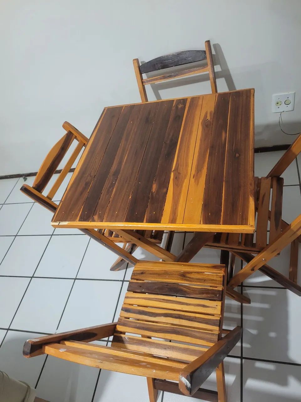 Mesa com 4 cadeiras  - Foto 3