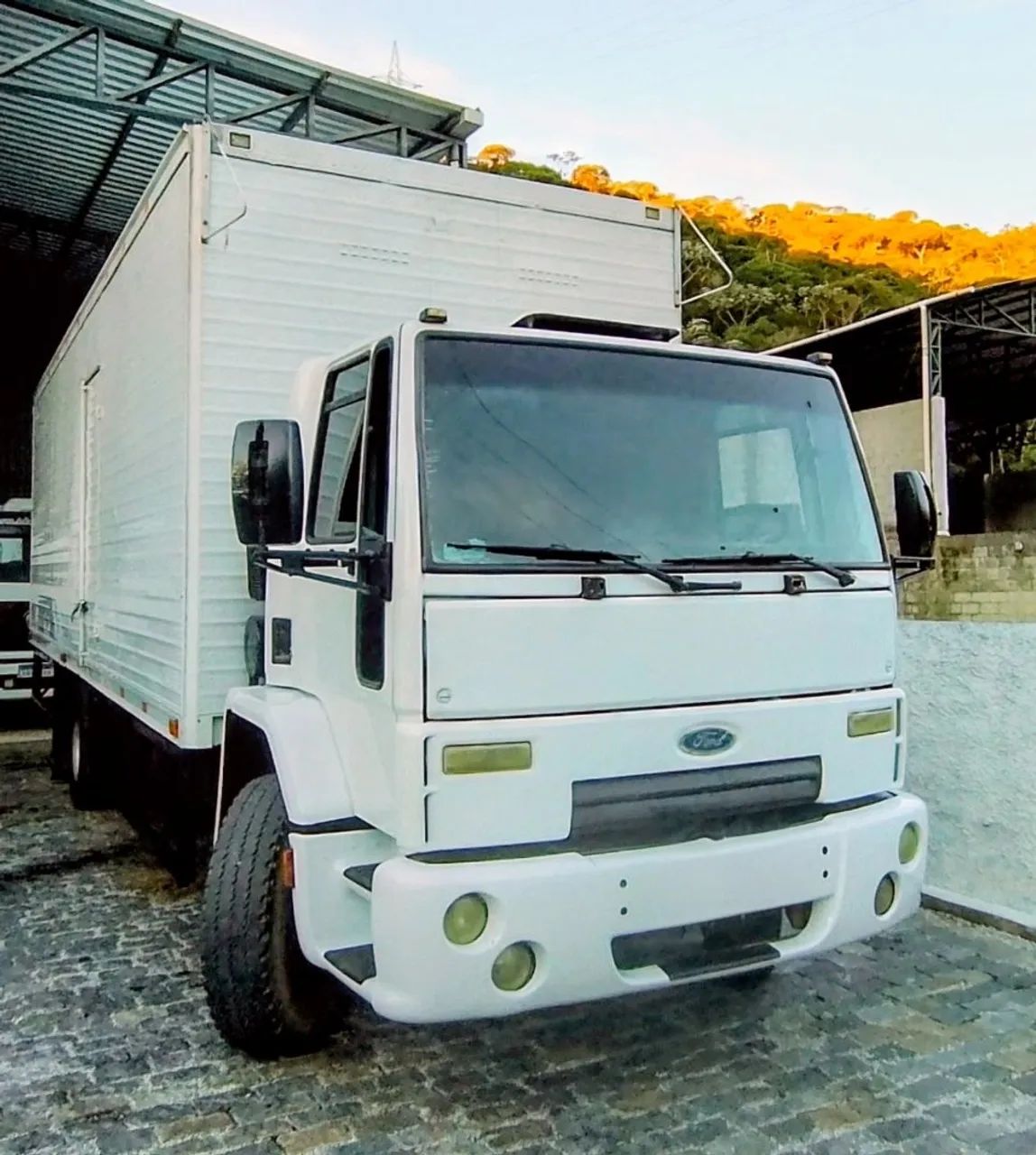 Ford Cargo 1517 2010. - Foto 2
