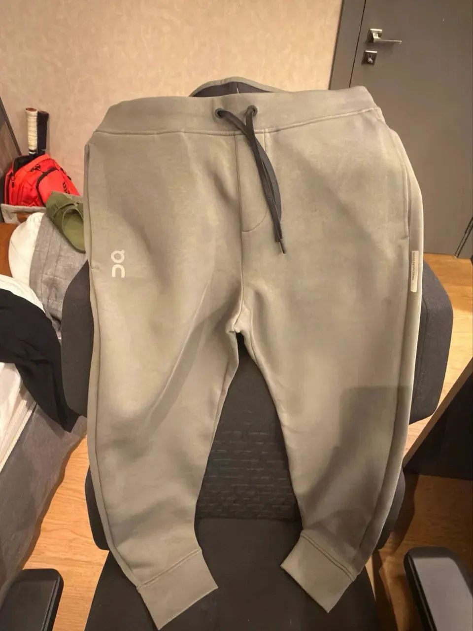 Calça on running focus tech sweatpants shadow - Foto 4