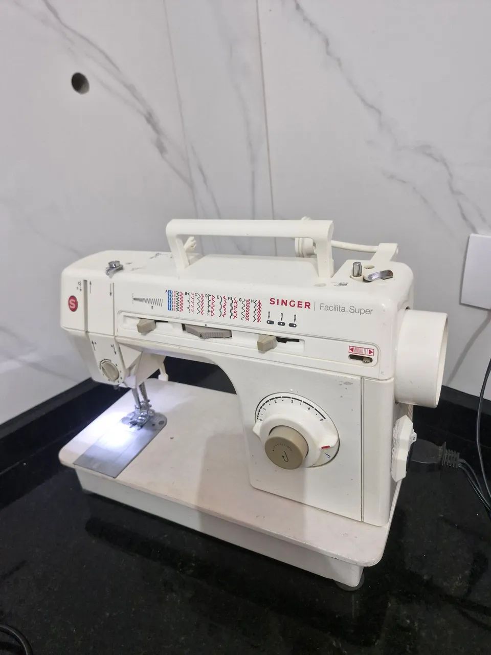 Máquina de costura singer facilita  - Foto 6
