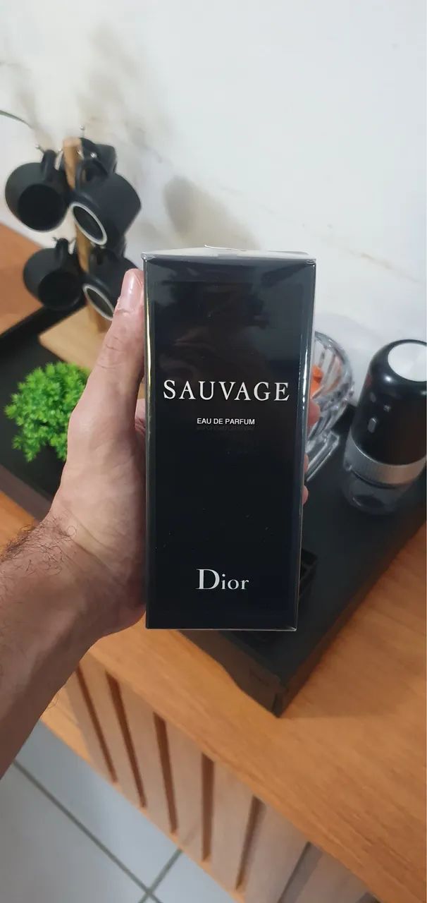 Perfume Sauvage Eau de Parfum 200ml - Dior (Original com selo)
