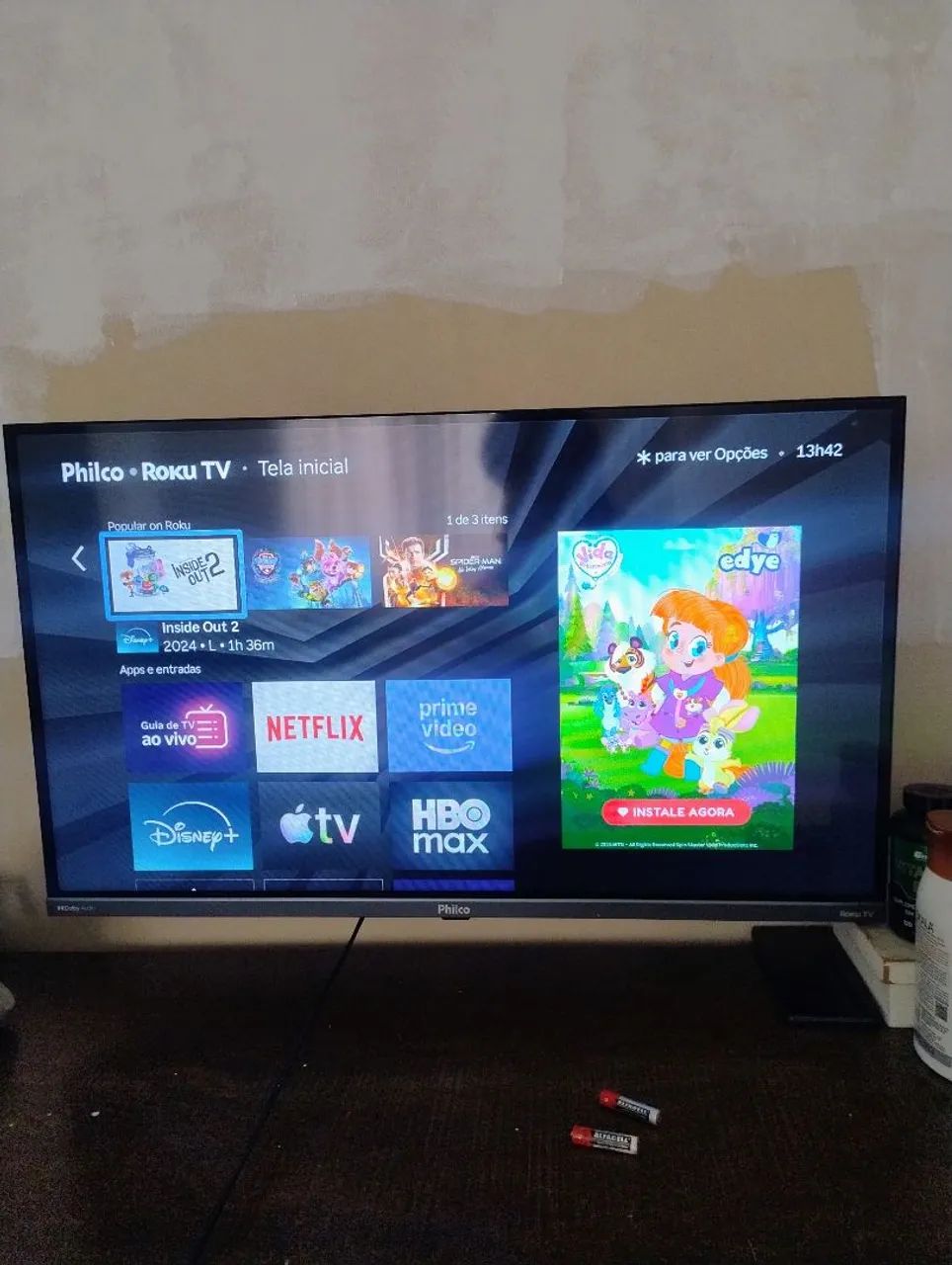 Vendo tv muito nova 