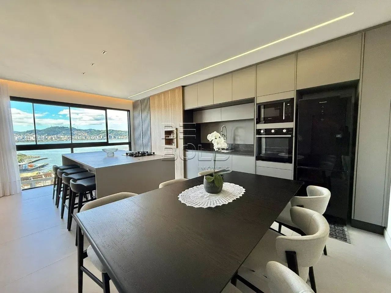 Apartamento duplex com vista mar e 2 suítes em Coqueiros