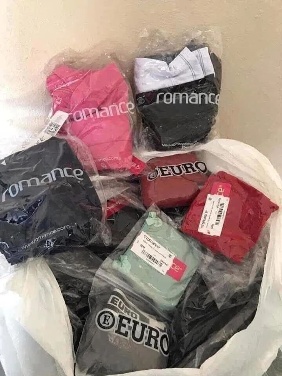 PRECISAMOS DE 20 MULHERES PRA REVENDER AS ROUPAS DA ROMANCE E PEÇAS ÍNTIMAS.