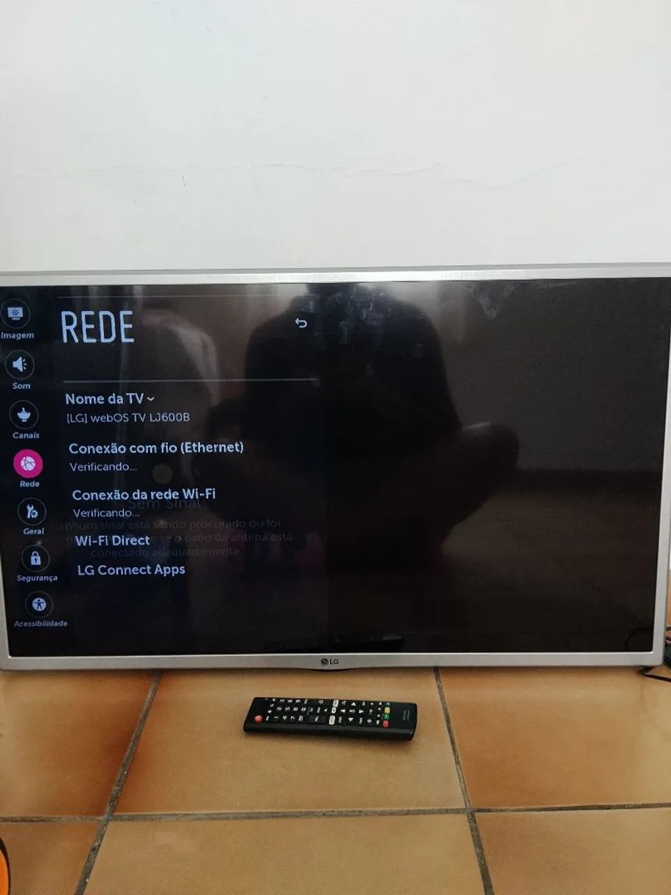 Vende tv LG,32 polegadas não está conectando a internet  - Foto 2