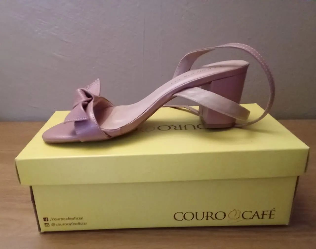 Sapato couro café .n36