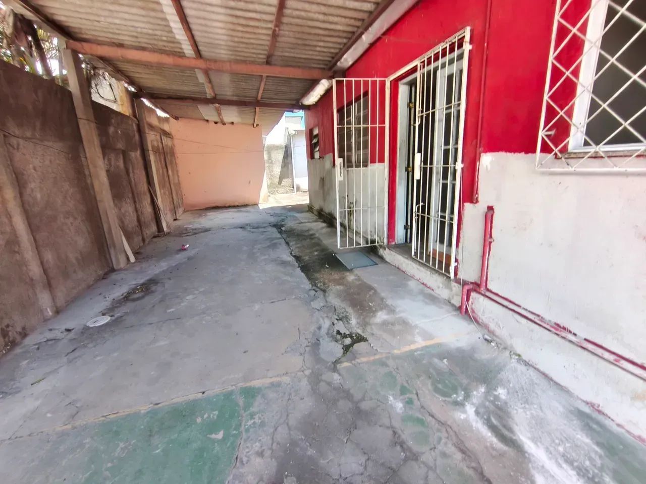 Casa Comercial, toda linear, com 6 quartos em Centro - Macaé - RJ - Foto 3