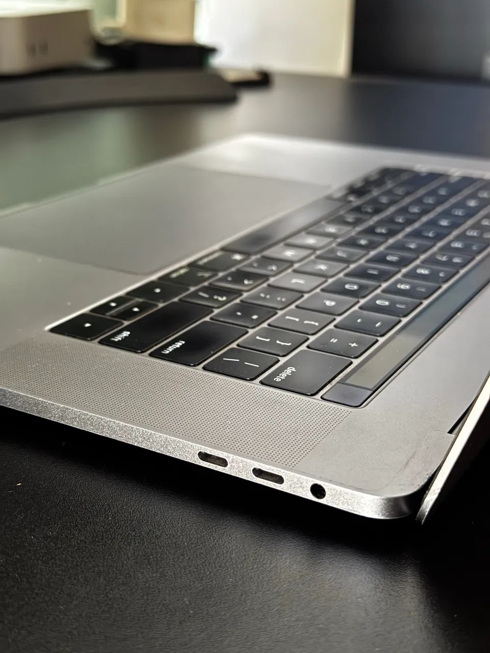 MacBook Pro 15 polegadas i7 16Gb 256Gb A1990 - Foto 2