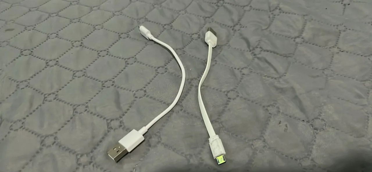 Kit de Cabos USB Curtos (USB-C + Micro-USB / V8)