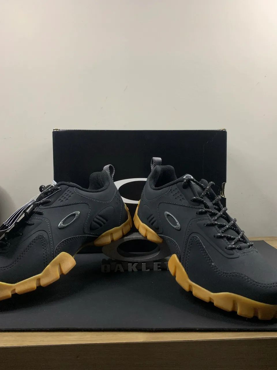 Oakley Stratus Black Gum - Foto 4