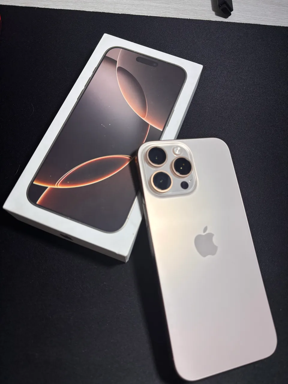 iPhone 16 Pro Max 256GB - Bateria 94% - Celulares e Smartphones