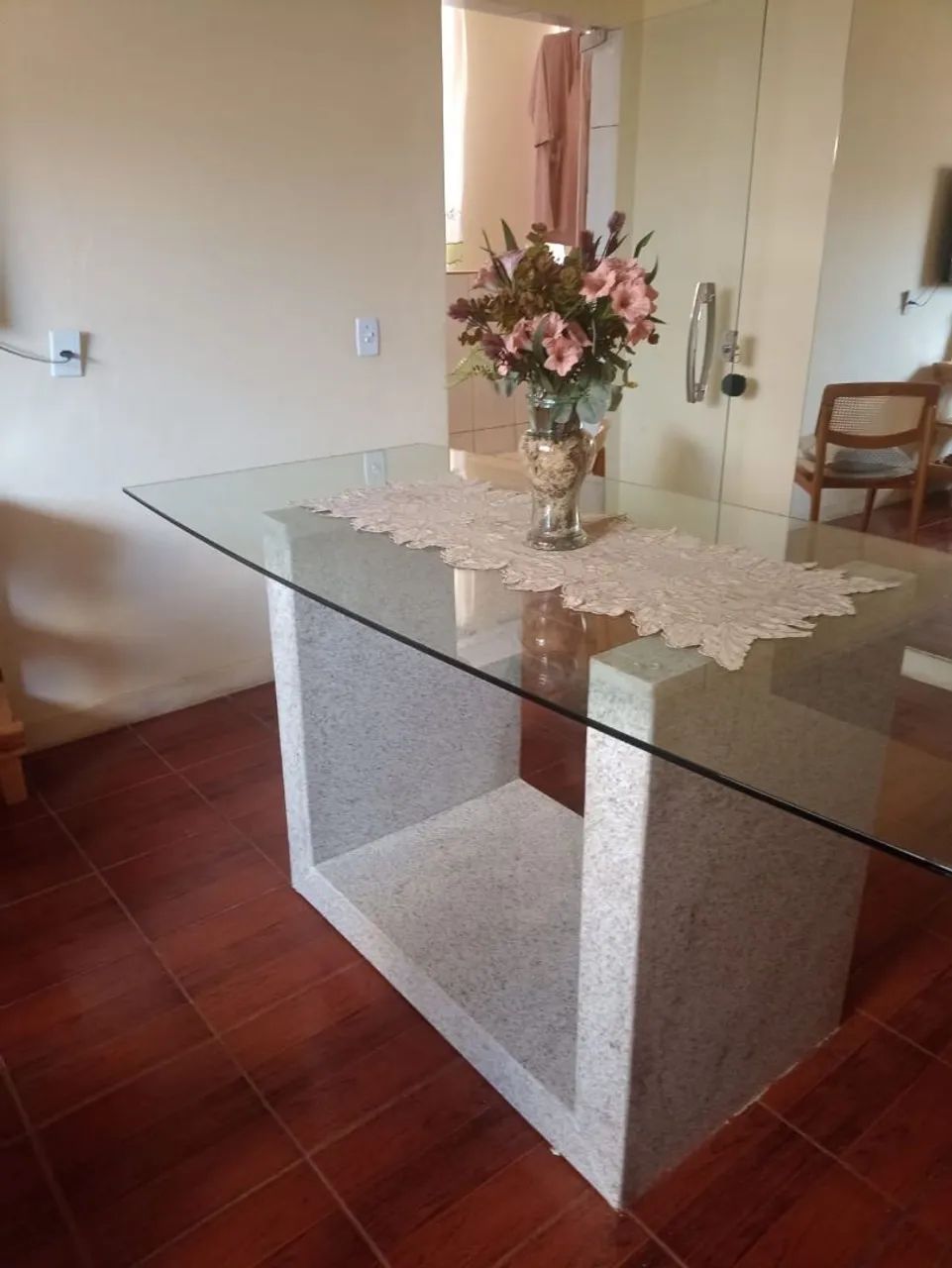 Linda mesa de vidro com base em granito  - Foto 3