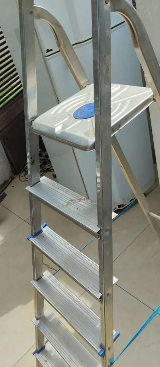 Escada alumínio 6 andares  - Foto 3