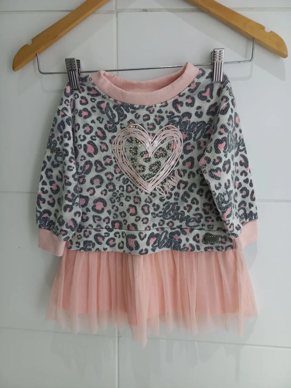 Agasalho rosa com tule