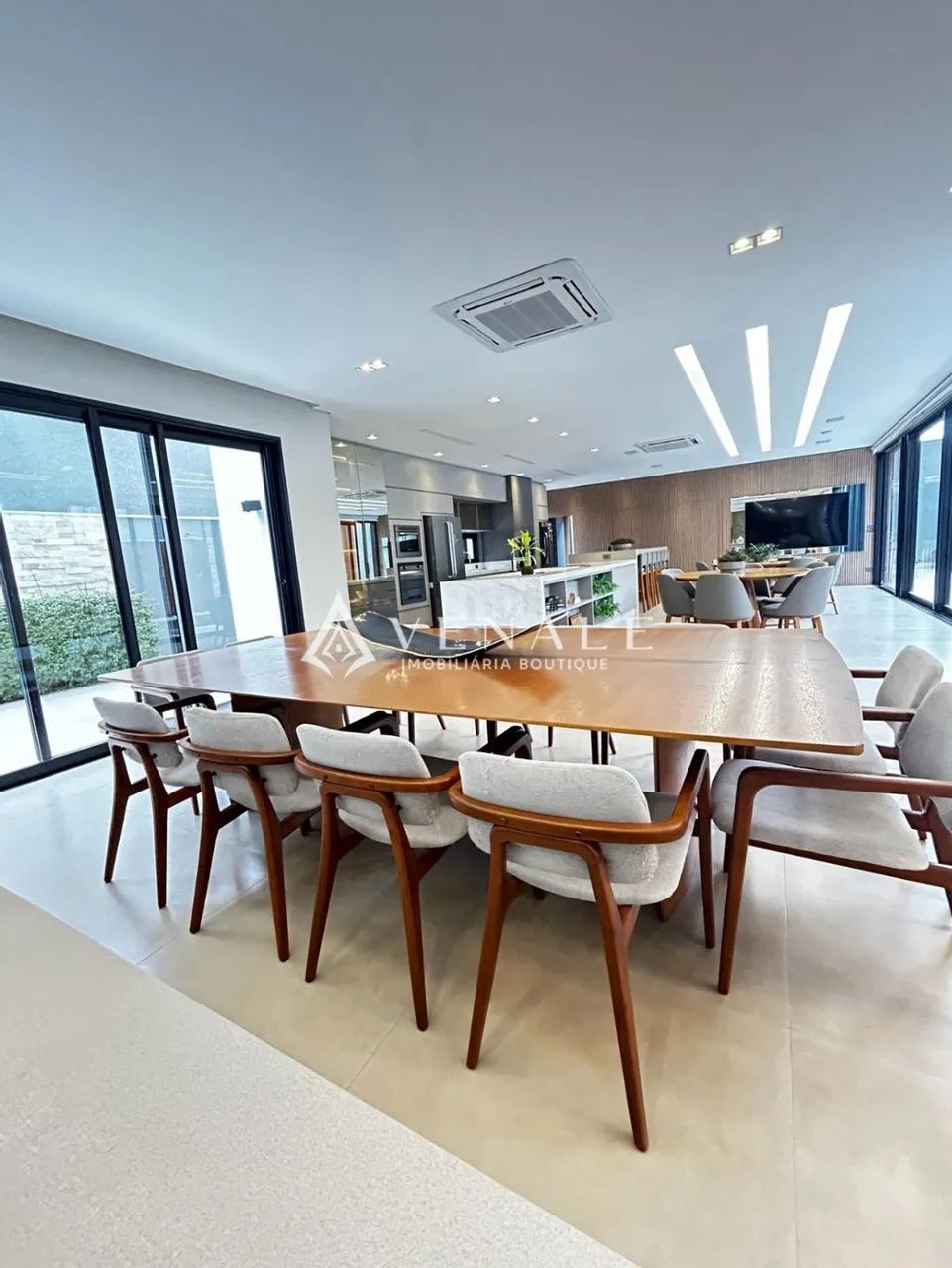 Sobrado para alugar em Maringá, Jardim Imperial, com 4 suítes, com 472.98 m² - Foto 5