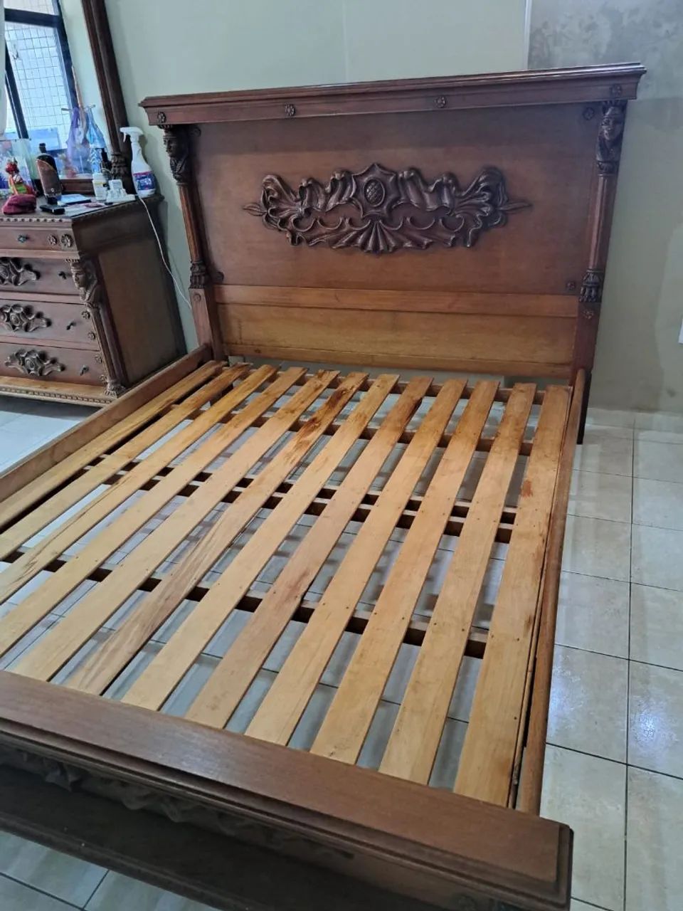 Cama 100% madeira trabalhada a mão  - Foto 2