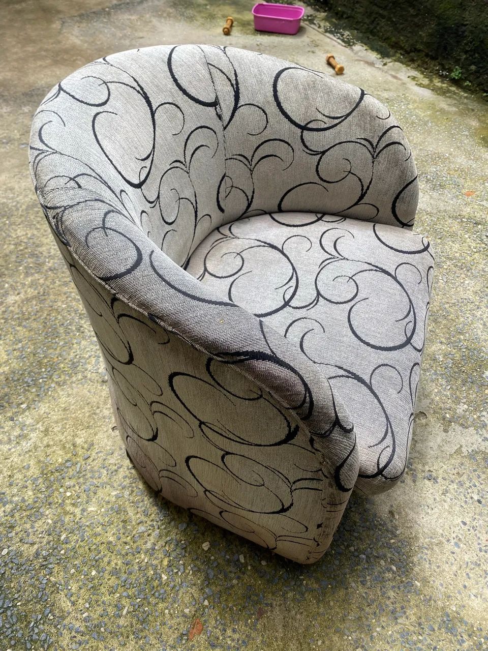 Poltrona Decorativa Bege com Rodas Usada - Foto 3