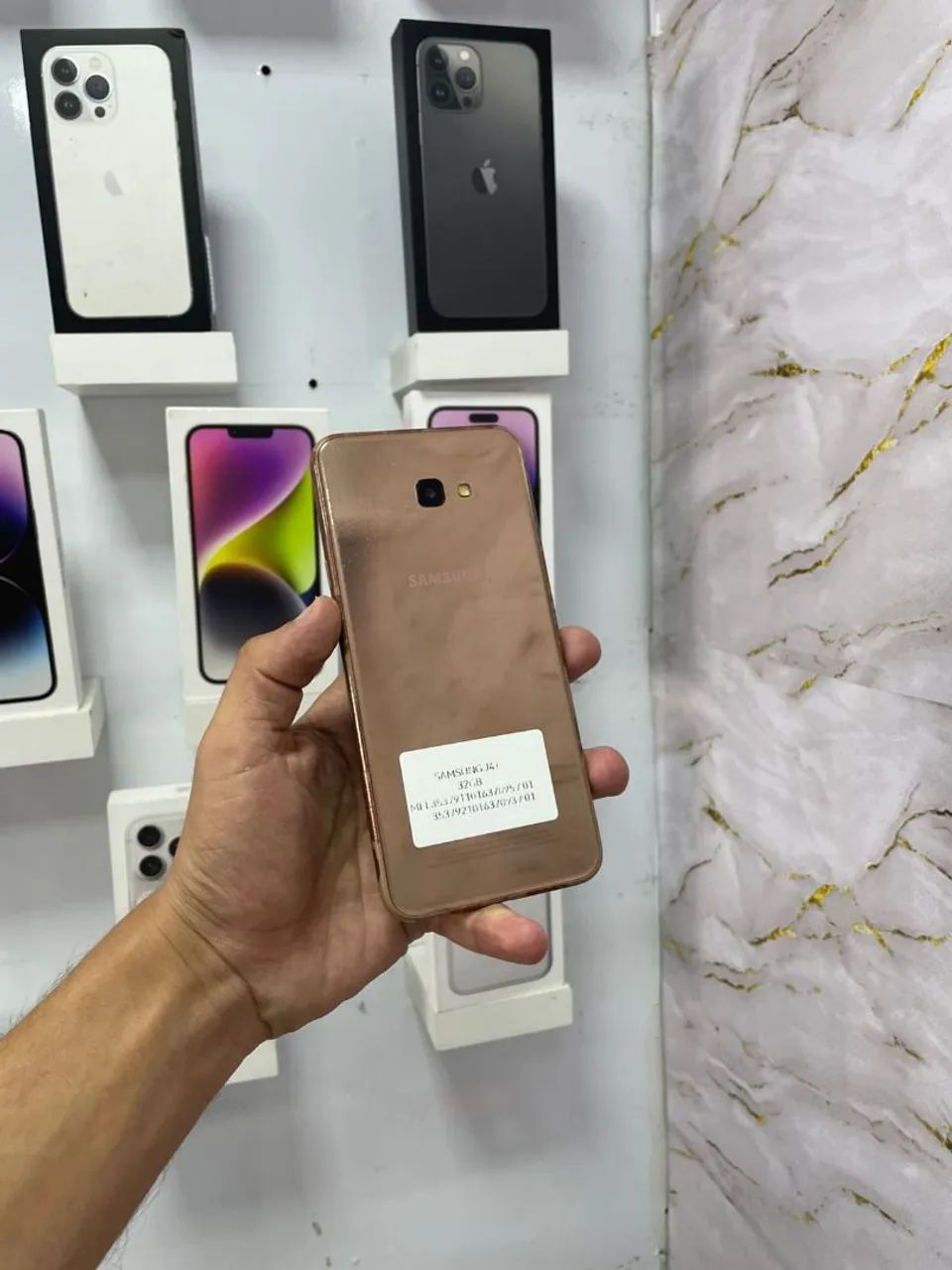 Samsung Galaxy J4 <br>?399,00