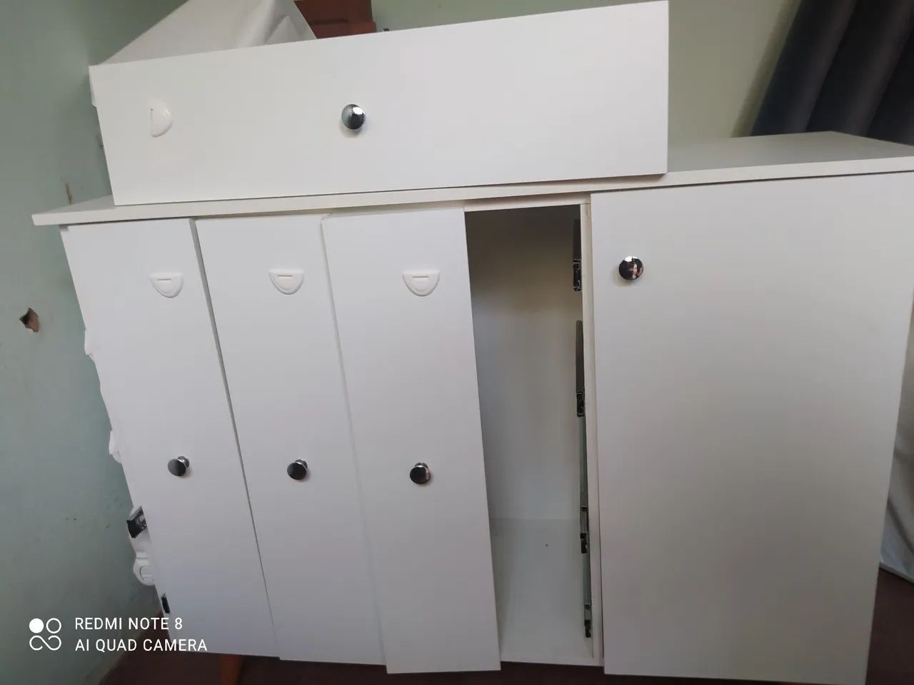 Cômoda 4 gavetas e porta MDF 