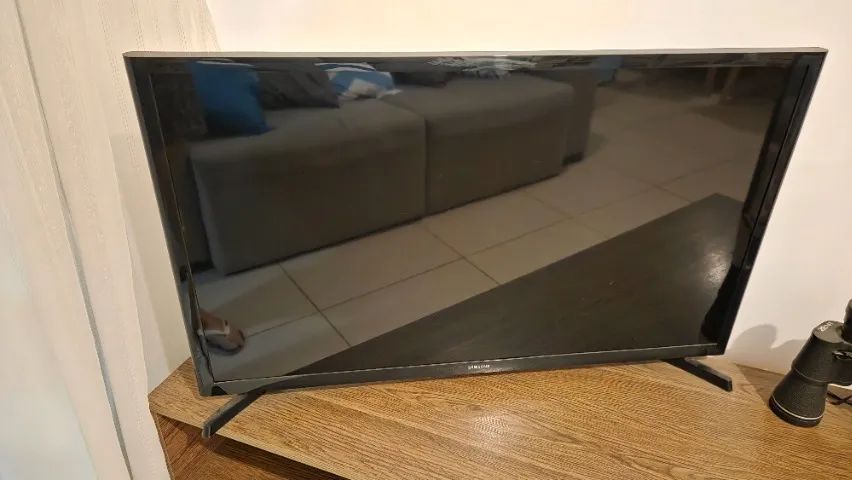 TV LED 32" Samsung (Modelo UN32J4000) - NÃO É SMART