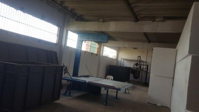 CÓD.:000-894 Excelente galpão escriturado medindo 800 m², na Av. Contorno R$ 1,5 - Foto 4