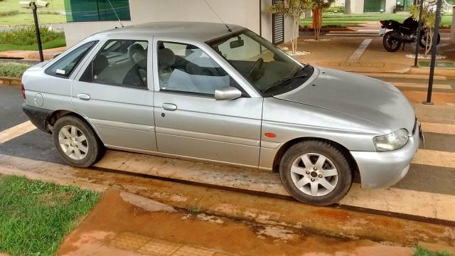 FORD ESCORT GL 1.8I 16V 4P 1999 - 624341427 | OLX