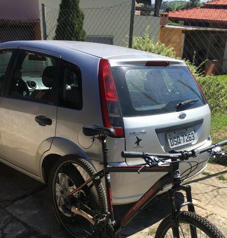 Ford fiesta hatch 1.6 2006/2007 prata