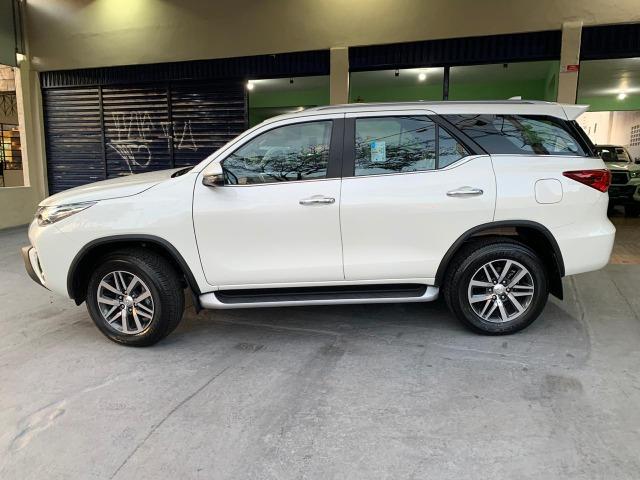 Hilux SW4 SRX 7 Lugares Branca Perola 2020 0KM - Foto 8