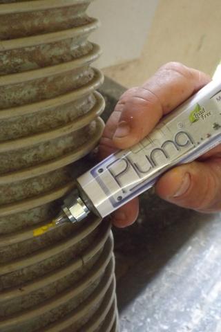 Marcador industrial 3mm e tinta lacre em parafuso