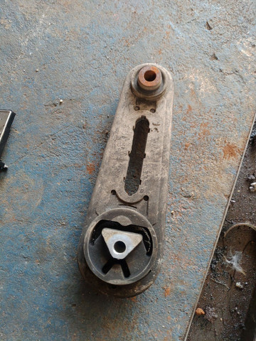 Coxim inferior Nissan tiida