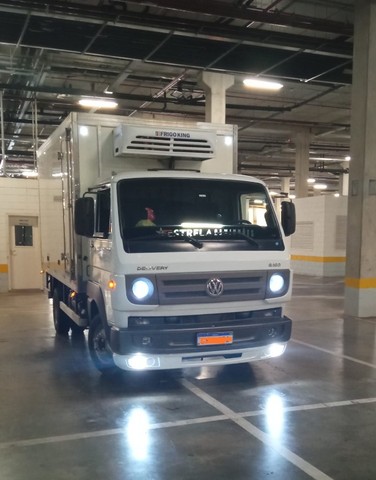 CAMINHAO REFRIGERADO VOLKSWAGEN 8.160 2015 COM 195.000 KM ORIGINAL