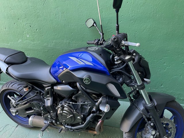 MOTO YAMAHA MT 07