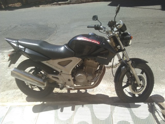 CBX TWISTER 2002