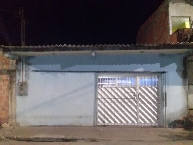CASA COM PONTO COMERCIAL AO LADO DA GRANDE CIRCULAR VALOR 120,000