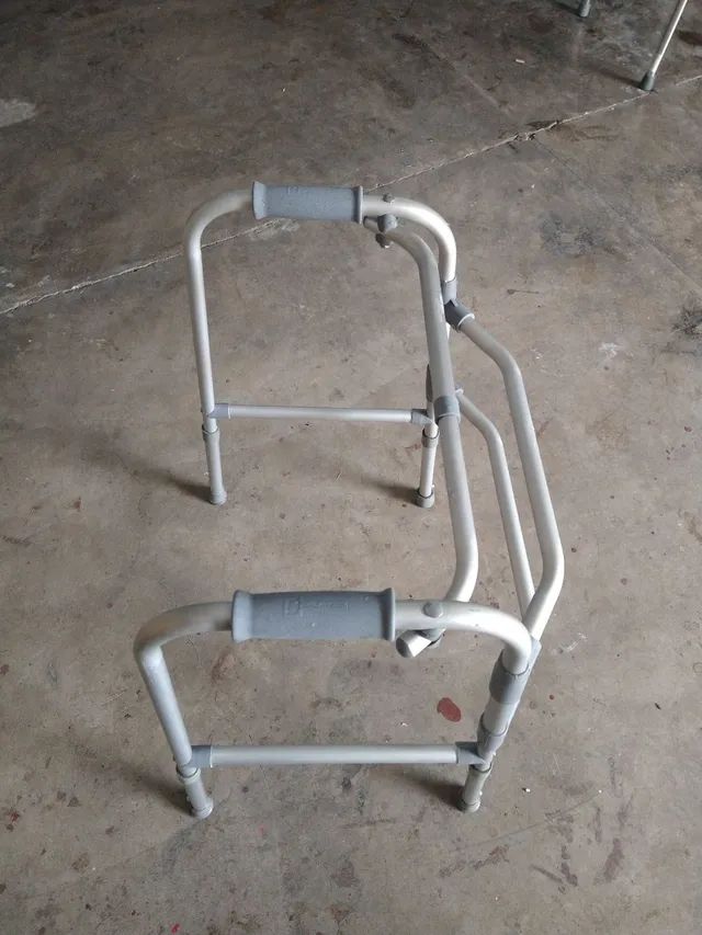 Andador três barros semi novo  - Foto 4