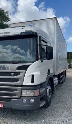 Caminhão Baú Scania P-360 A6x2