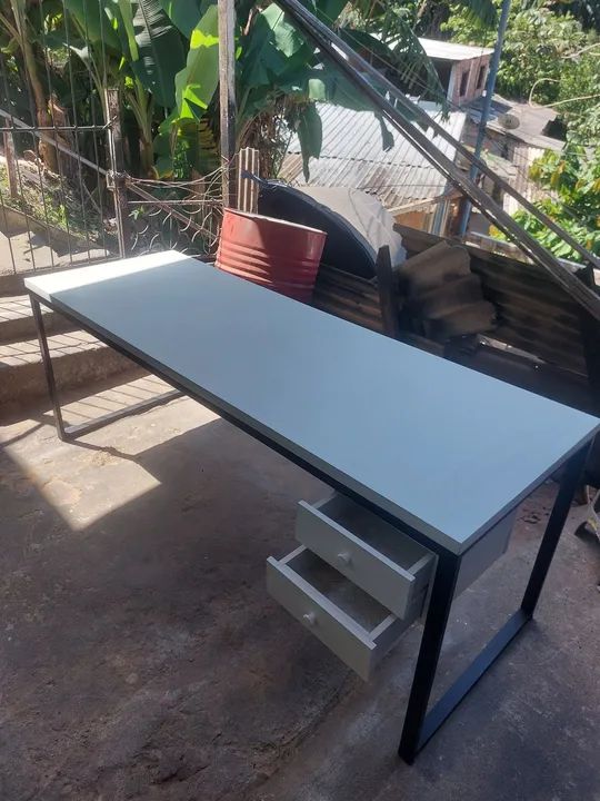 Mesa reta com gaveta  - Foto 3