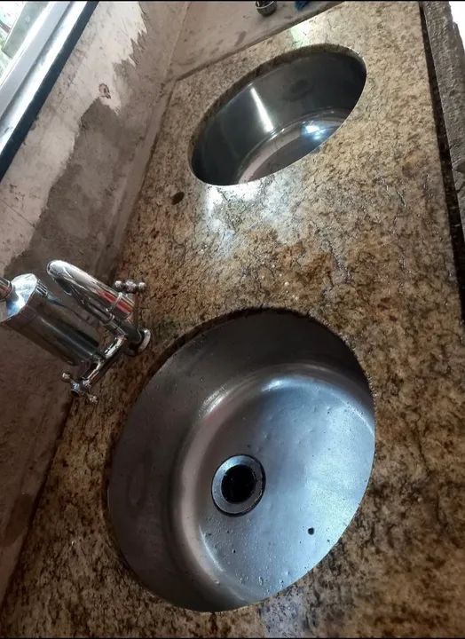 Pia de cozinha em granito com 2 cubas de inox - Foto 2