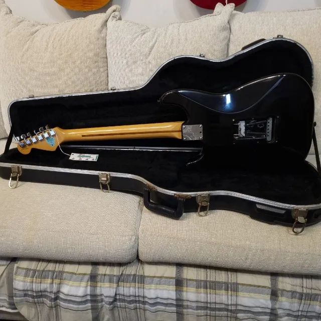 Guitarra Fender Strato American Standard 1997 All Black caps Tex Mex com Case (Musicalvo) - Foto 4
